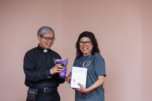WWG23-TGL-44-Award-to-the-second-highest-fundraiser-Mrs.-Francis-Yau